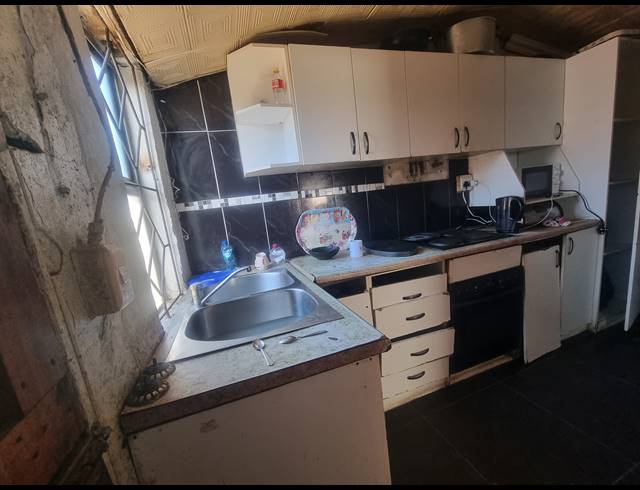 4 BEDROOM FREESTANDING FOR SALE IN KWANONQABA